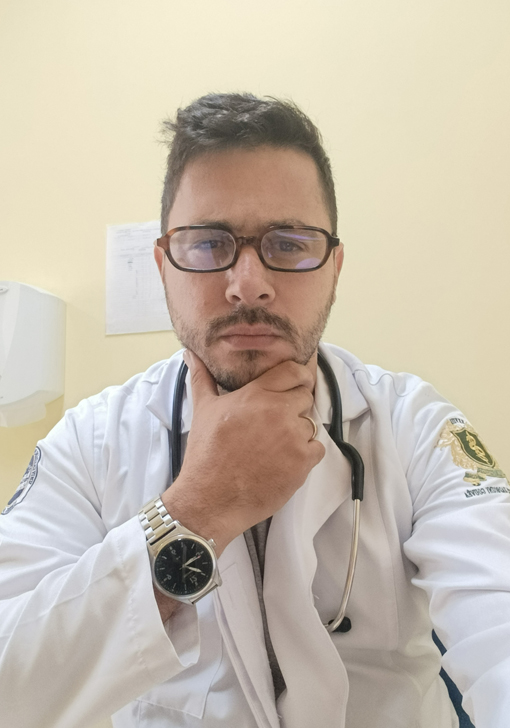 Atendimento médico com foco em diagnóstico e orientação